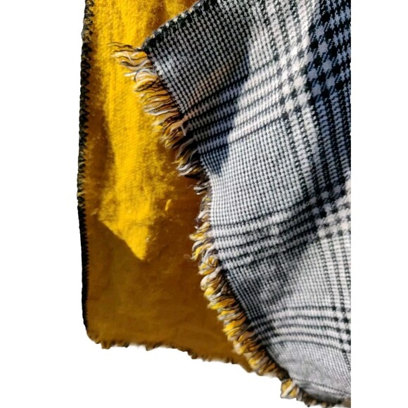 Time & Tru Black White Hounds Tooth Reversible Yellow Woven Blanket Scarf Fall🍂 - Picture 2 of 14
